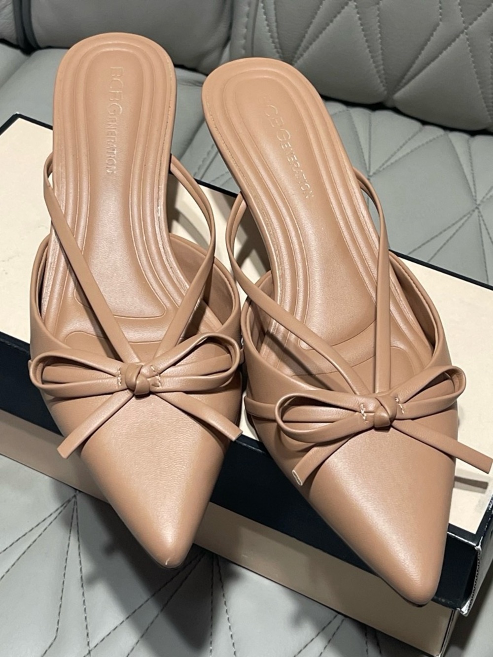 BCBGeneration Nude Bow-Detail Pointed Slip-On Mules
